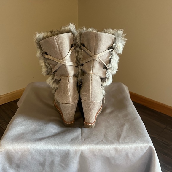 Furry high-heeled suede designer boots - Picture 6 of 11